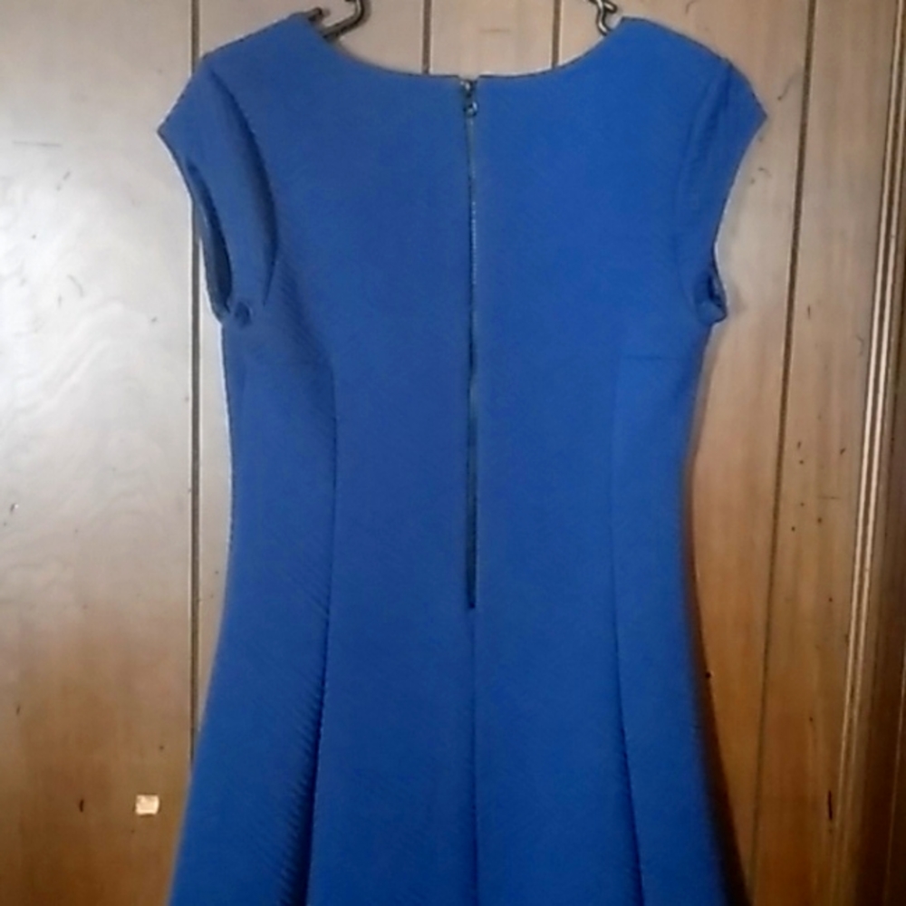 Textured Dress - Picture 3 of 4
